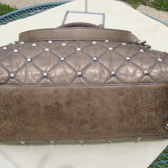 MICHAEL Kors Hamilton Studded Quilted Metallic Distressed Leather Gold/Silver - Picture 5 of 12
